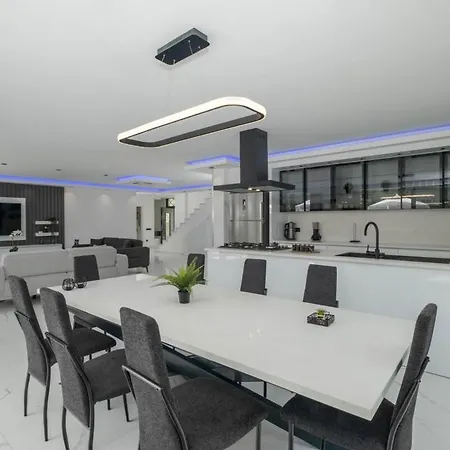Villa Luxury With Spacious Garden Kas